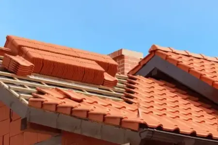 Pose et rénovation de toiture en tuiles à la Sauve